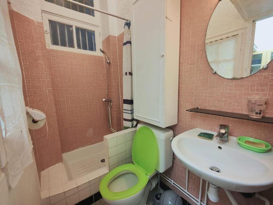 Studio Proche De La Tour Eiffel Apartment Paris Luaran gambar